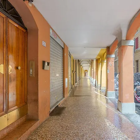 Lägenhet Guesthost - Con Vista Bologna