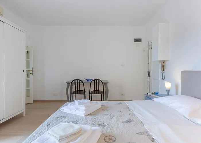 Guesthost - Con Vista